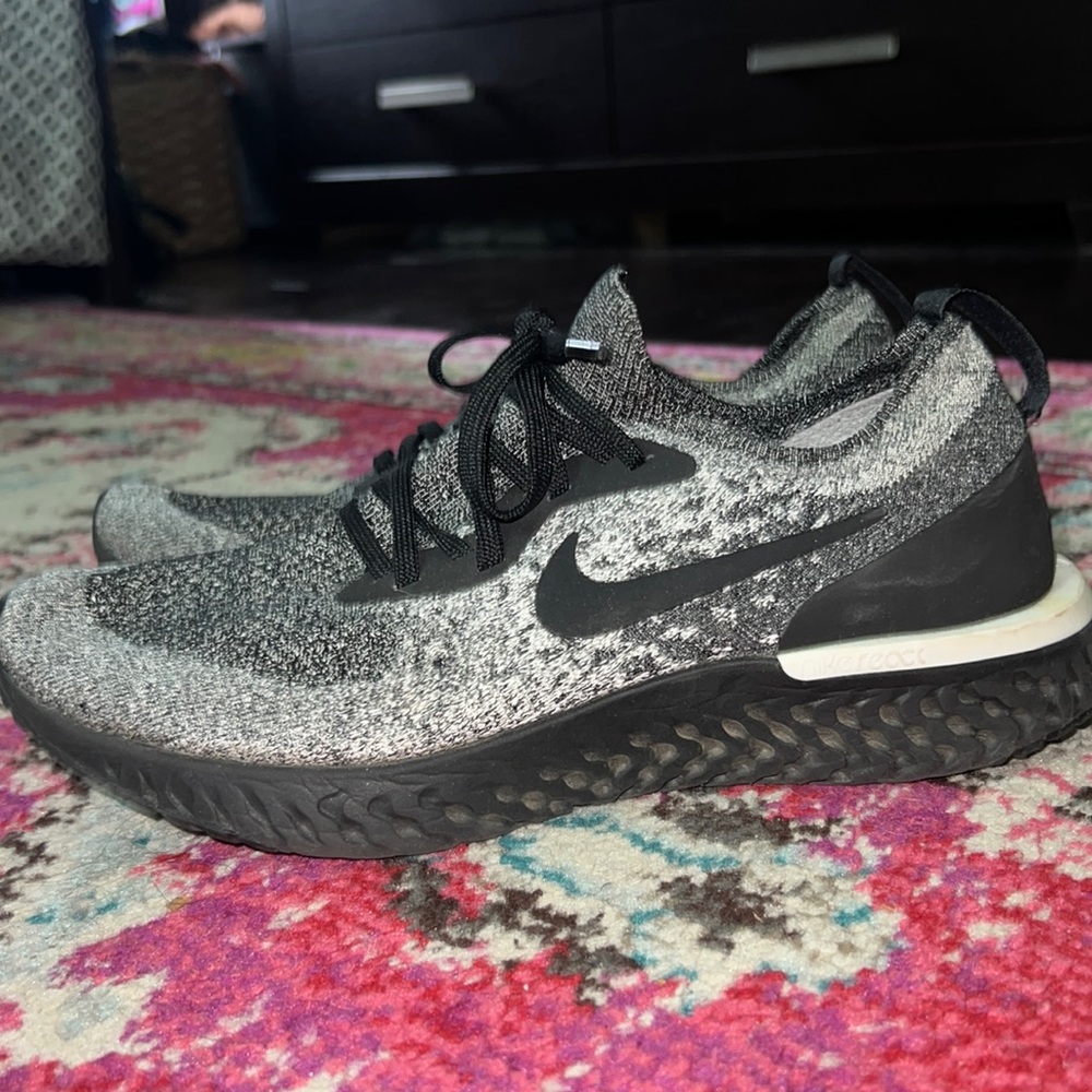 nike tennis shoes